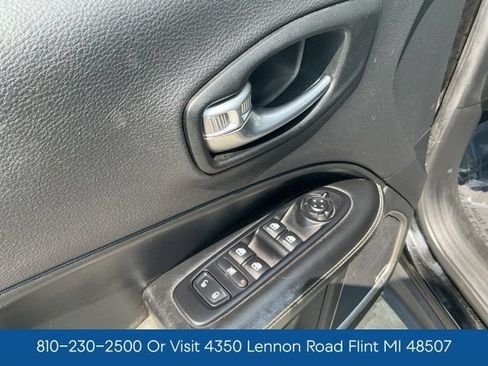 Used 2021 Jeep Compass Latitude w/ Sun and Sound Group FWD image 17