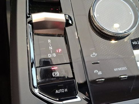 Certified 2025 BMW iX xDrive50 image 15