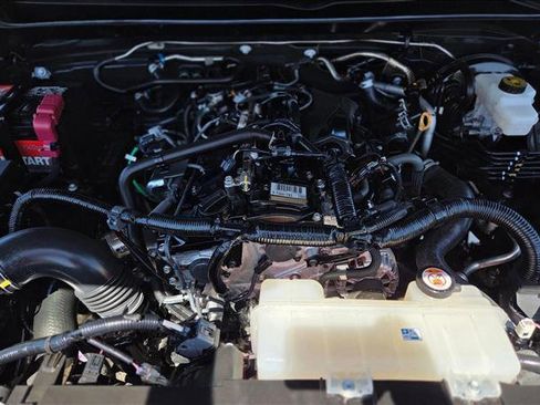 Certified 2025 Toyota Tacoma SR5 AWD/4WD image 21