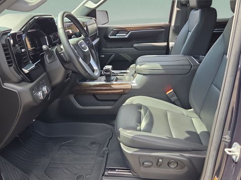 Used 2025 GMC Sierra 1500 Elevation w/ Elevation Premium Package RWD image 9