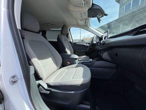 Used 2021 Ford Escape SE image 13
