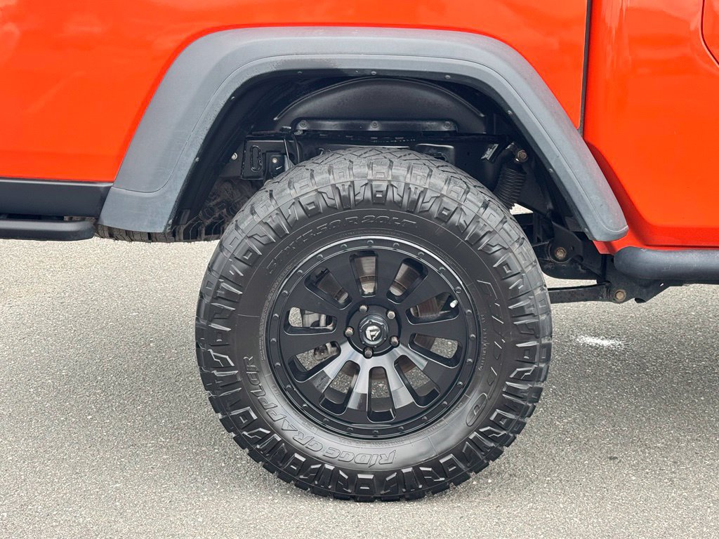 Used 2020 Jeep Gladiator Rubicon w/ Dual Top Group AWD/4WD image 38