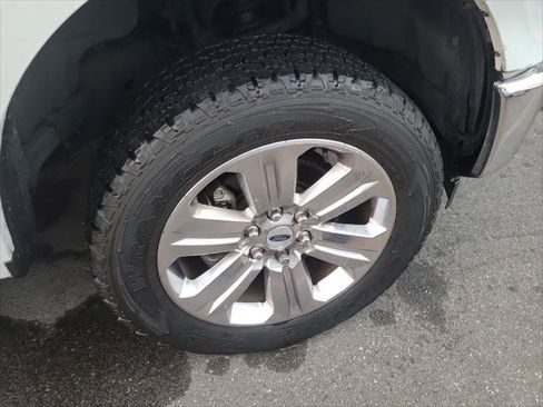 Used 2017 Ford F150 XLT image 12