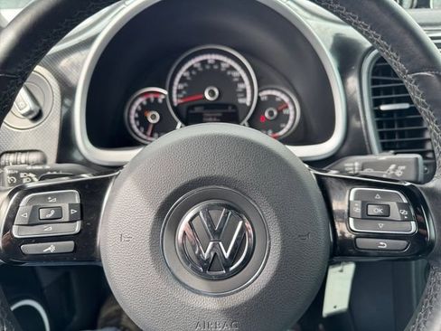 Used 2015 Volkswagen Beetle R-Line FWD image 21
