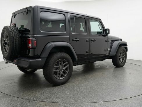 Used 2025 Jeep Wrangler Sport S image 9