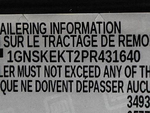 Used 2023 Chevrolet Suburban RST AWD/4WD image 31