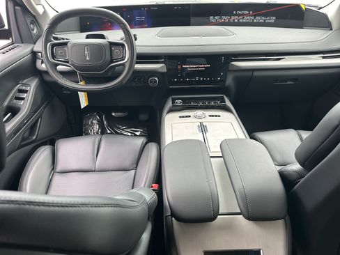 New 2026 Lincoln Navigator Premiere AWD/4WD image 20