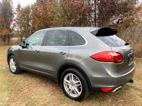 Used 2014 Porsche Cayenne image 16