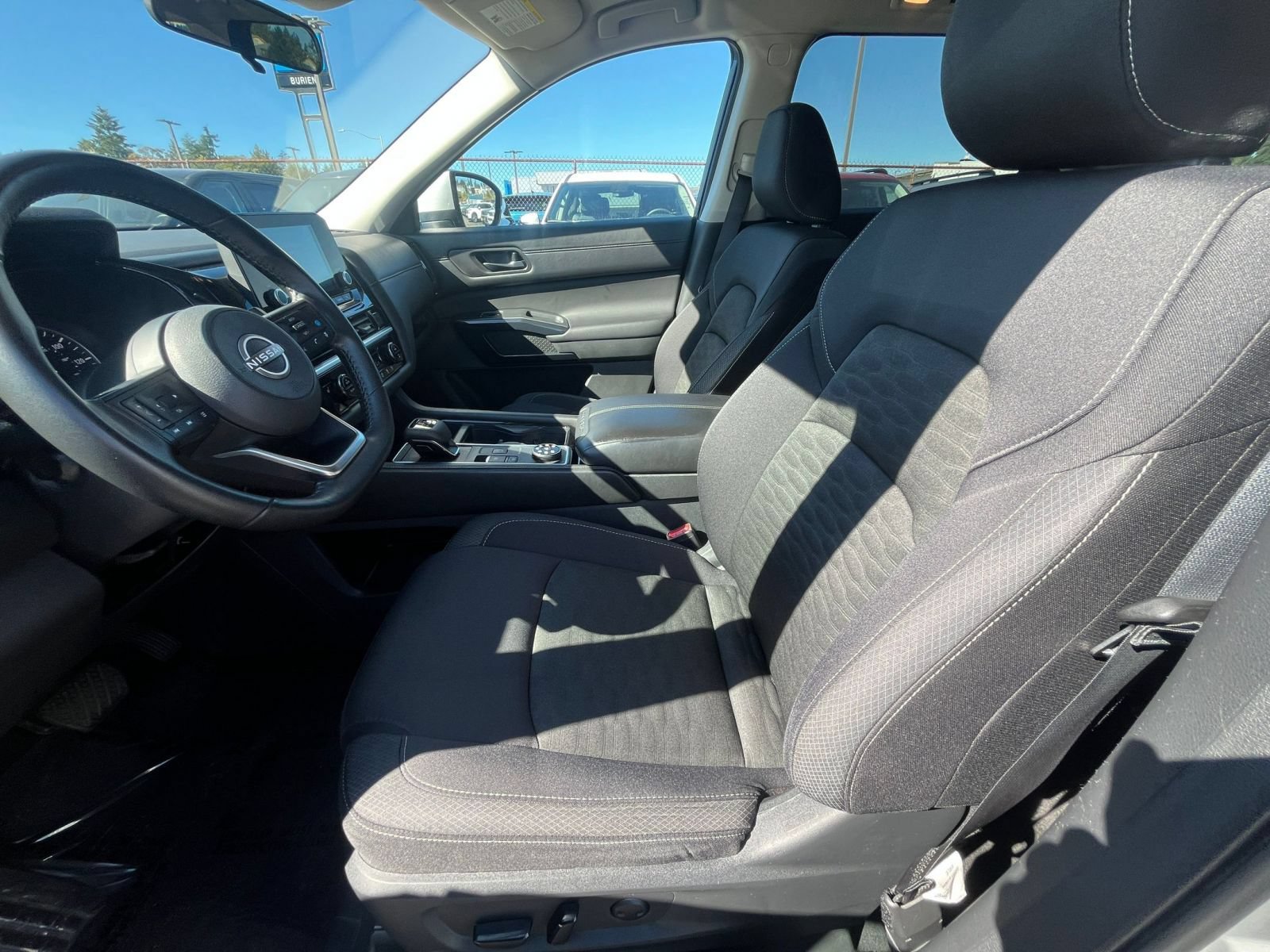 Used 2025 Nissan Pathfinder SV AWD/4WD image 28