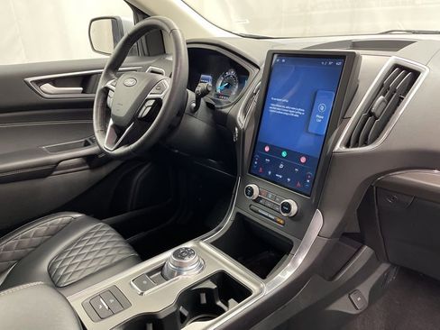 Used 2024 Ford Edge Titanium image 29