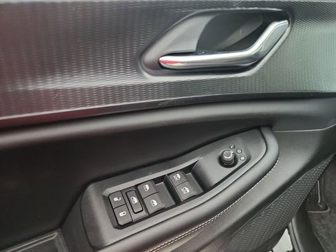 New 2025 Jeep Grand Cherokee Altitude image 13