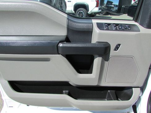Used 2022 Ford F250 XL w/ Power Equipment Group RWD image 19