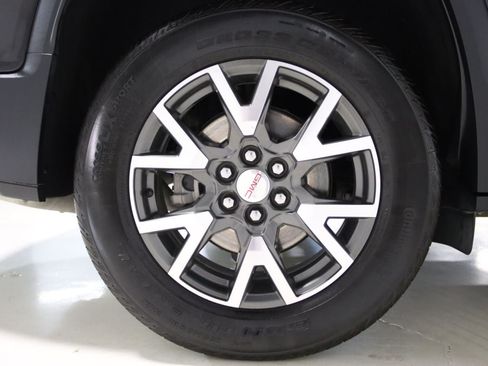 Used 2023 GMC Acadia SLE FWD image 69