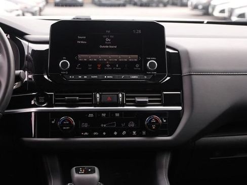 Certified 2025 Nissan Pathfinder SV FWD image 26