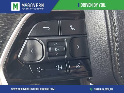 Used 2024 Toyota Tundra Platinum AWD/4WD image 26
