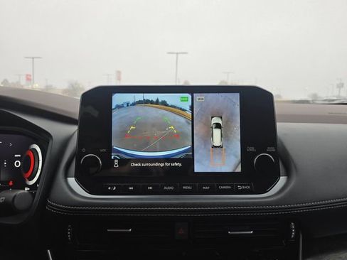 Certified 2023 Nissan Rogue Platinum image 9