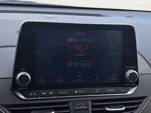 Used 2025 Nissan Altima 2.5 SV FWD image 22