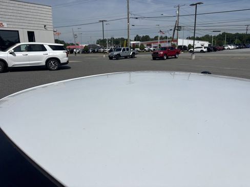 Used 2023 Dodge Challenger SXT RWD image 11