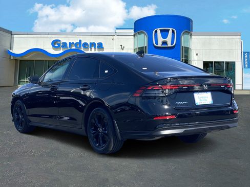 Used 2025 Honda Accord SE image 4