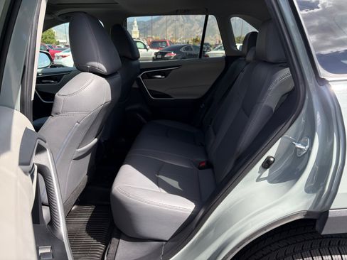 Used 2021 Toyota RAV4 XLE w/ Convenience Package AWD/4WD image 25