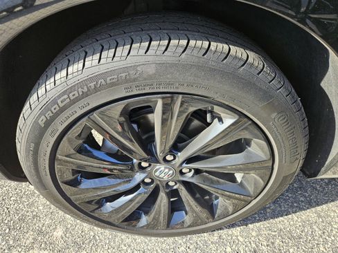 Used 2024 Buick Envista Sport Touring w/ Experience Buick Package image 4