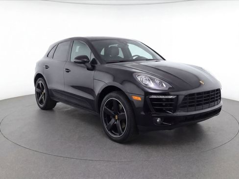 Used 2018 Porsche Macan Sport Edition AWD/4WD image 2