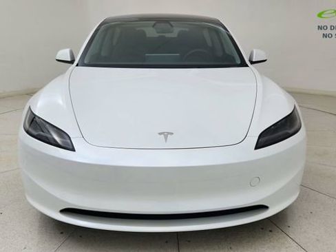 Used 2025 Tesla Model 3 RWD image 2