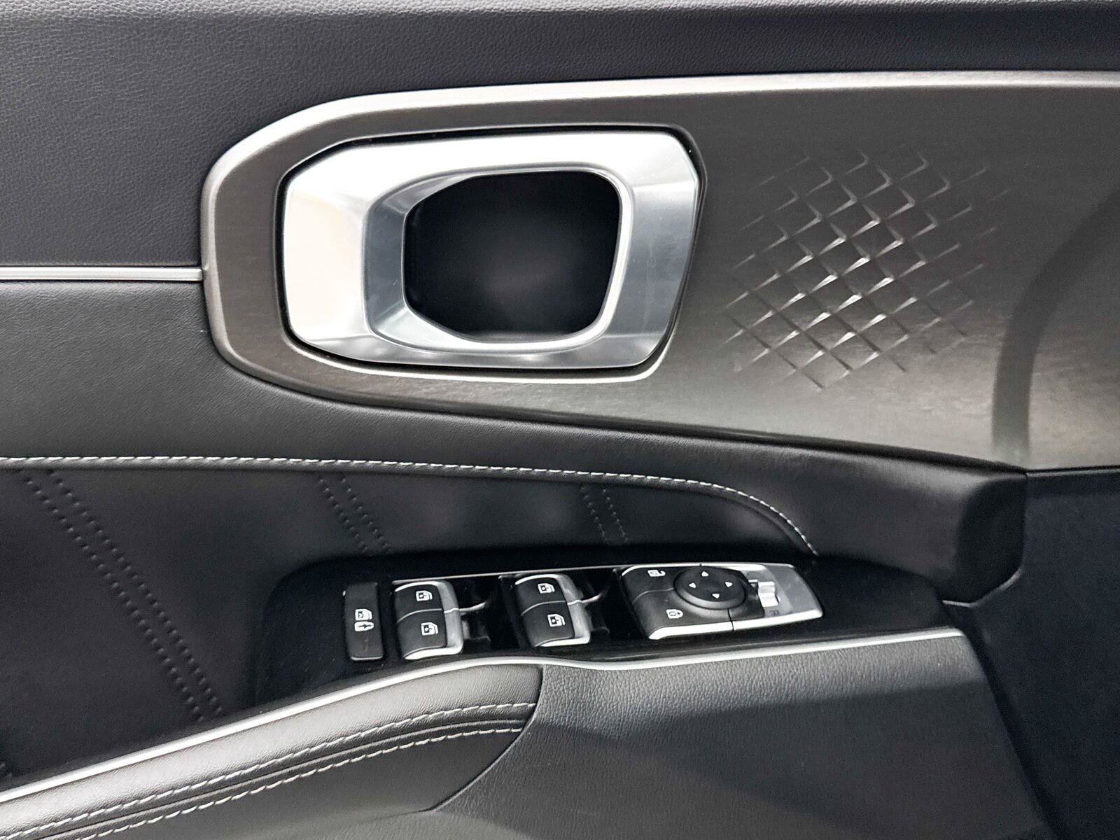 Used 2022 Kia Sorento SX FWD image 30