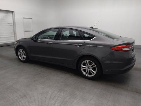 Used 2018 Ford Fusion SE FWD image 3