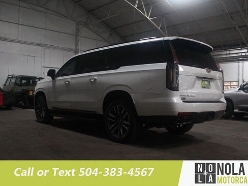 Used 2021 Cadillac Escalade ESV Sport w/ Heavy-Duty Trailer Package image 16
