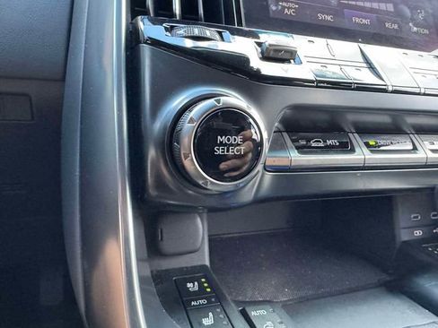Used 2025 Lexus LX 600 4WD w/ Accessory Package (2T) image 33