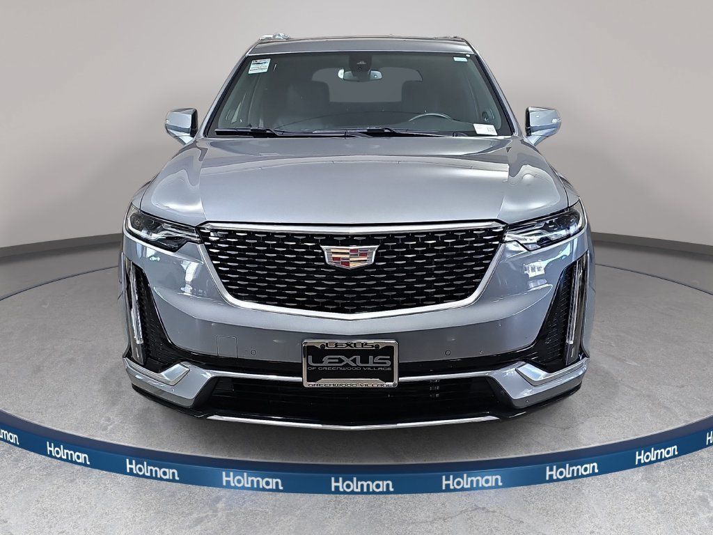Used 2025 Cadillac XT6 Premium Luxury AWD/4WD image 3