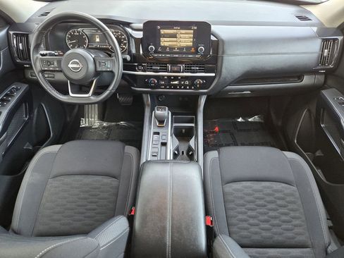 Used 2025 Nissan Pathfinder SV FWD image 18