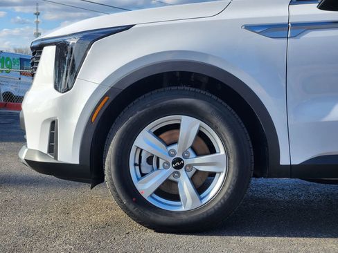 New 2026 Kia Sorento LX image 8
