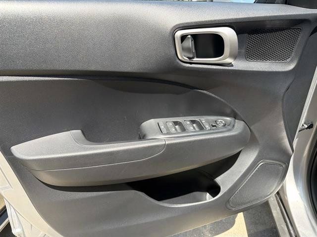 Used 2026 Hyundai Venue SEL FWD image 14