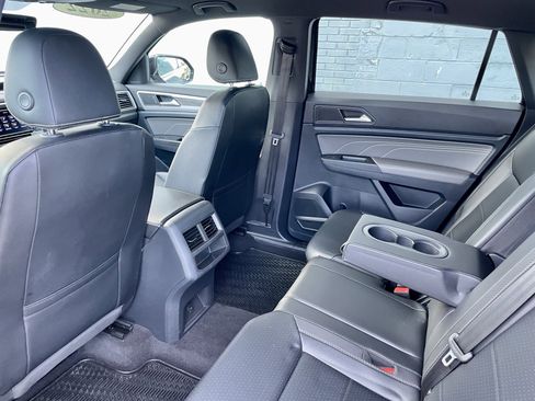 Used 2022 Volkswagen Atlas Cross Sport SE image 28
