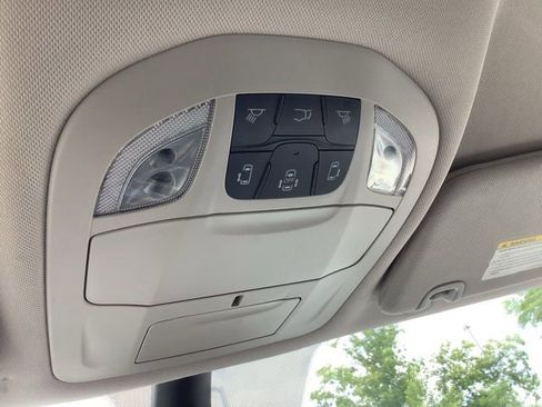Used 2023 Chrysler Pacifica Touring-L image 35