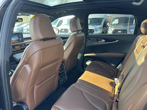 Used 2023 Lincoln Nautilus Reserve w/ Equipment Group 201A image 10