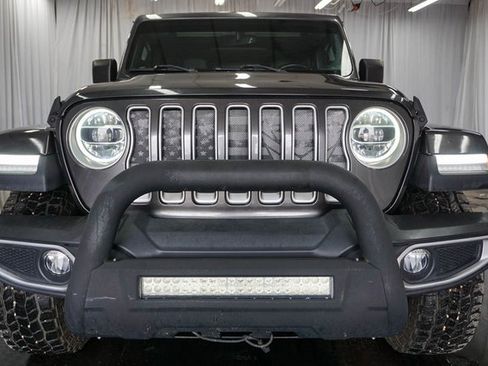 Used 2018 Jeep Wrangler Unlimited Sahara image 3