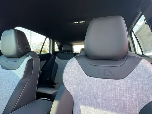 New 2026 Volkswagen ID.4 Pro image 11