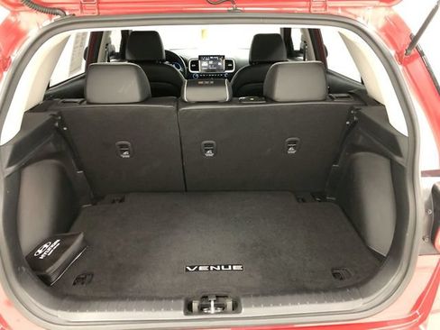 Used 2023 Hyundai Venue Limited FWD image 24