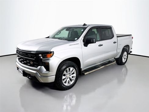 Used 2022 Chevrolet Silverado 1500 Custom image 4