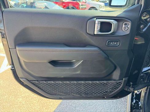 Used 2021 Jeep Gladiator Mojave w/ Dual Top Group image 15