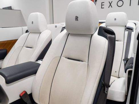 Used 2016 Rolls-Royce Dawn image 4