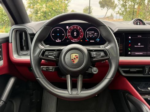 Certified 2024 Porsche Cayenne S AWD/4WD image 16