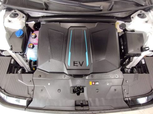Certified 2023 Hyundai Ioniq 5 SEL AWD/4WD image 9