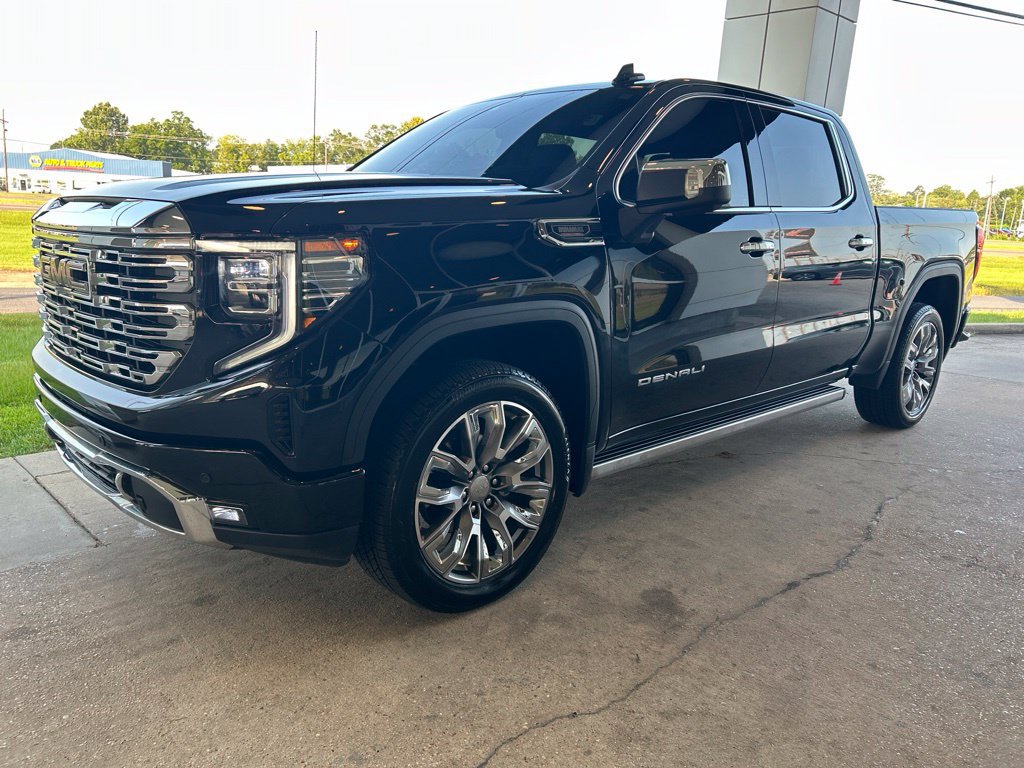 Certified 2026 GMC Sierra 1500 Denali w/ Denali Reserve Package AWD/4WD image 4