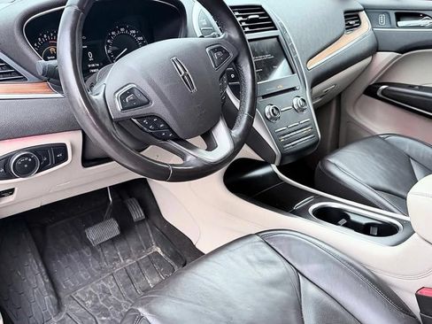 Used 2019 Lincoln MKC Select w/ MKC Climate Package FWD image 10
