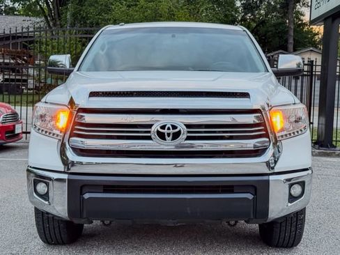 Used 2017 Toyota Tundra SR5 RWD image 2
