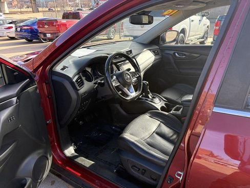 Used 2018 Nissan Rogue SL w/ Premium Package image 12